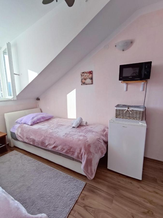 Отель House Ina Стон Экстерьер фото